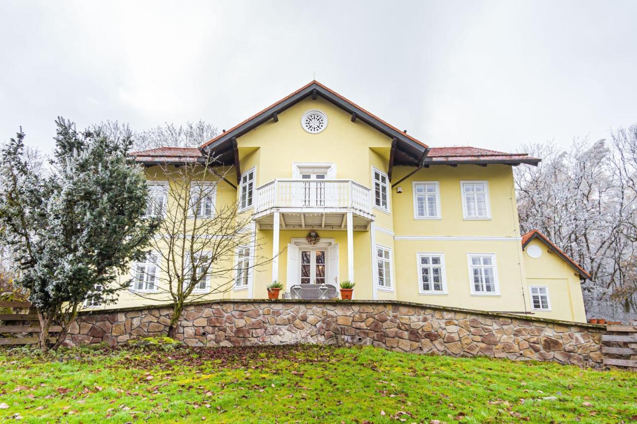 Lovecký zámeček pod Milešovkou Teplice Exterior foto